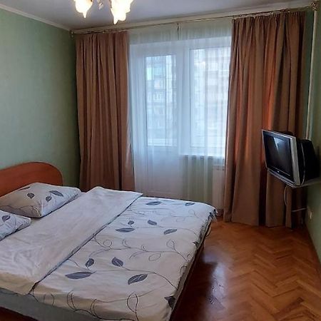 Apartment on Patriarkha Mstyslava Skrypnyka Street Kiev Exteriör bild