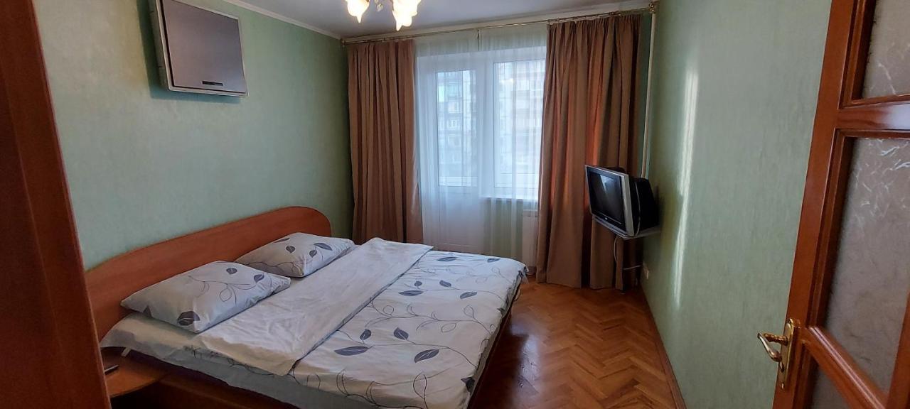 Apartment on Patriarkha Mstyslava Skrypnyka Street Kiev Exteriör bild