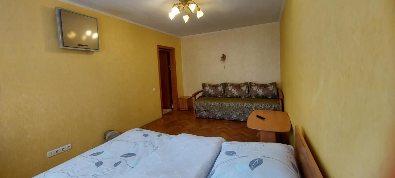 Apartment on Patriarkha Mstyslava Skrypnyka Street Kiev Exteriör bild
